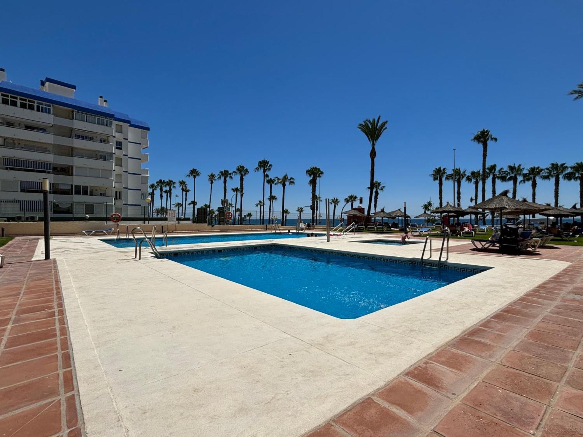 Aloha Playa Vistas Al Mar Benalmádena Exterior foto
