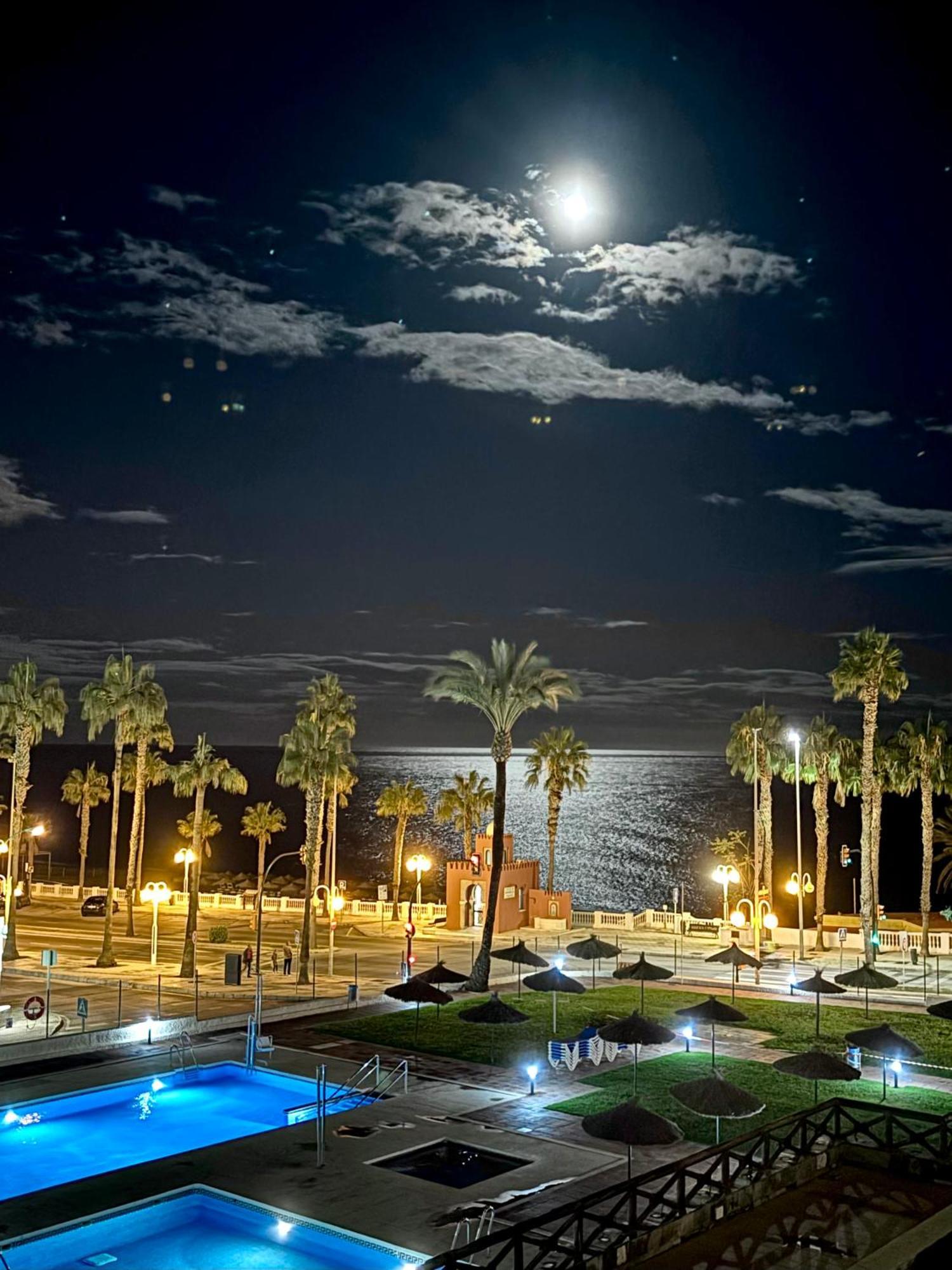 Aloha Playa Vistas Al Mar Benalmádena Exterior foto